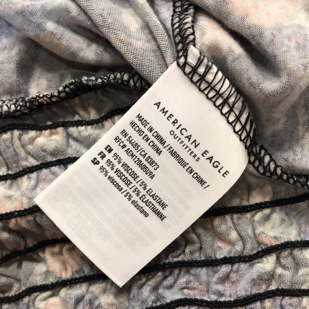 American Eagle Floral Top - Picture 3 of 4